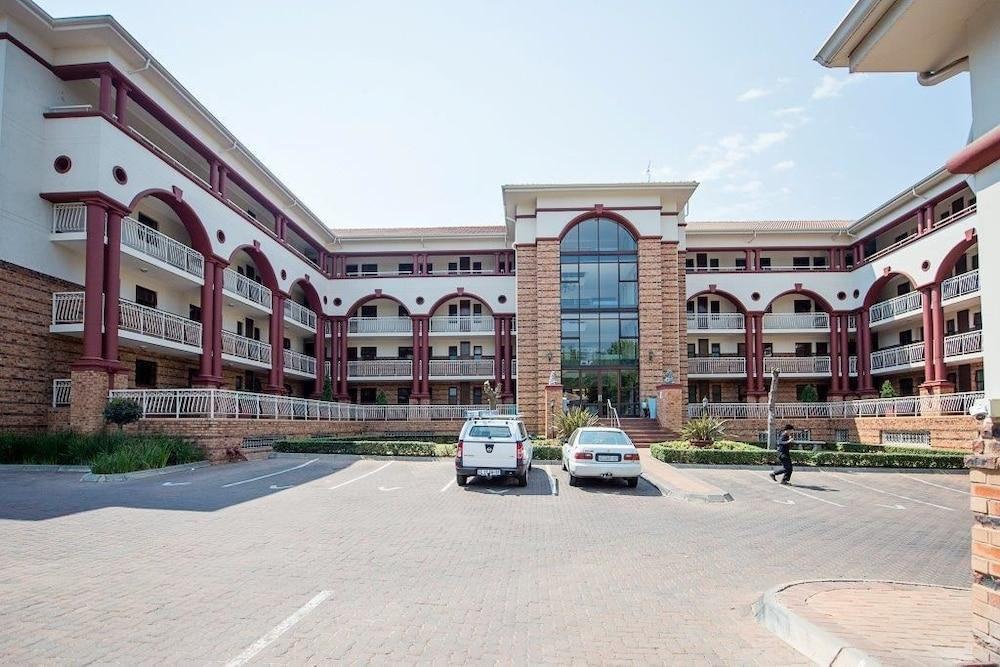 Westay Timessquare Apartments Sandton Extérieur photo