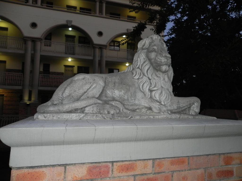 Westay Timessquare Apartments Sandton Extérieur photo