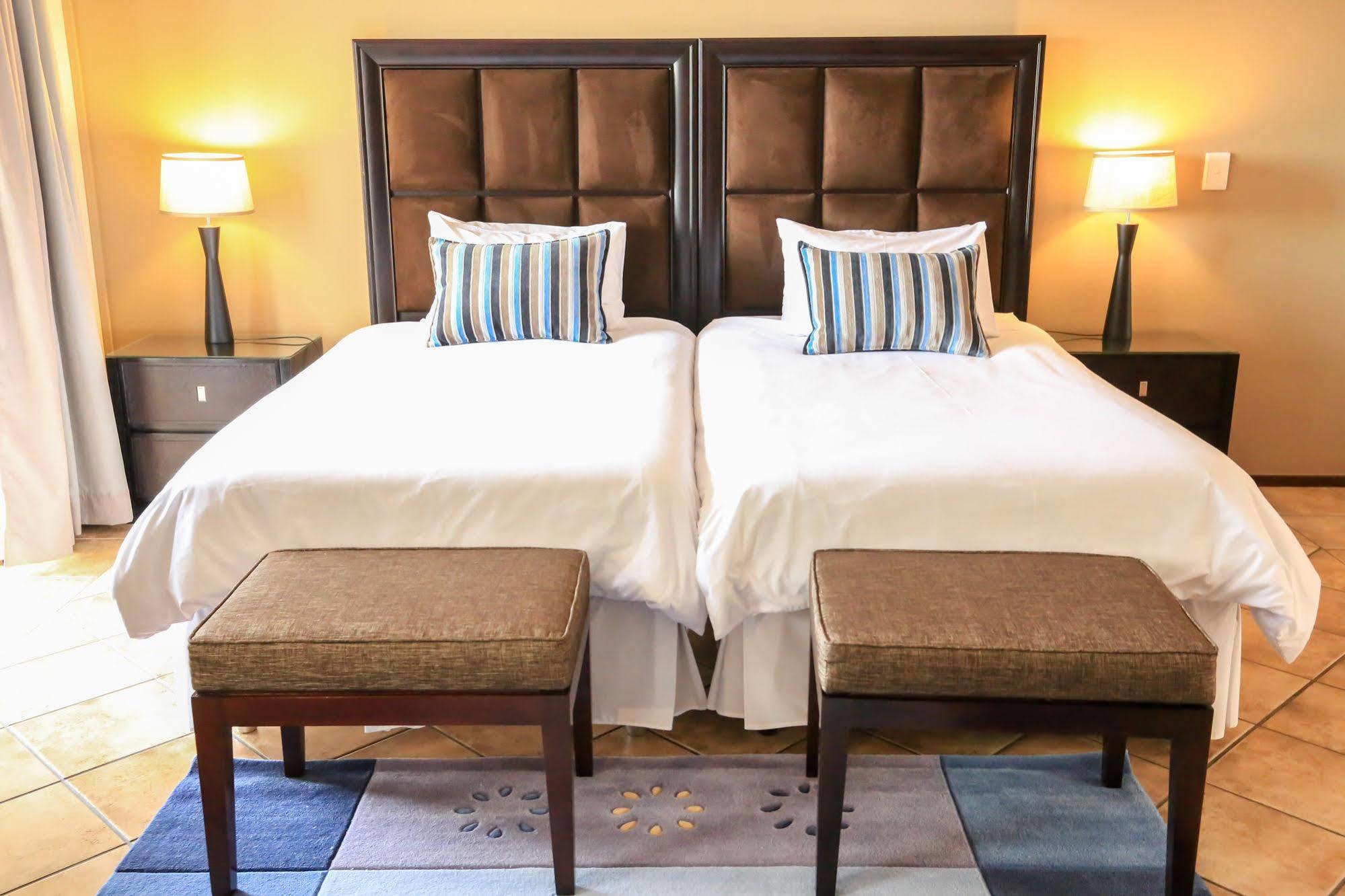 Westay Timessquare Apartments Sandton Extérieur photo