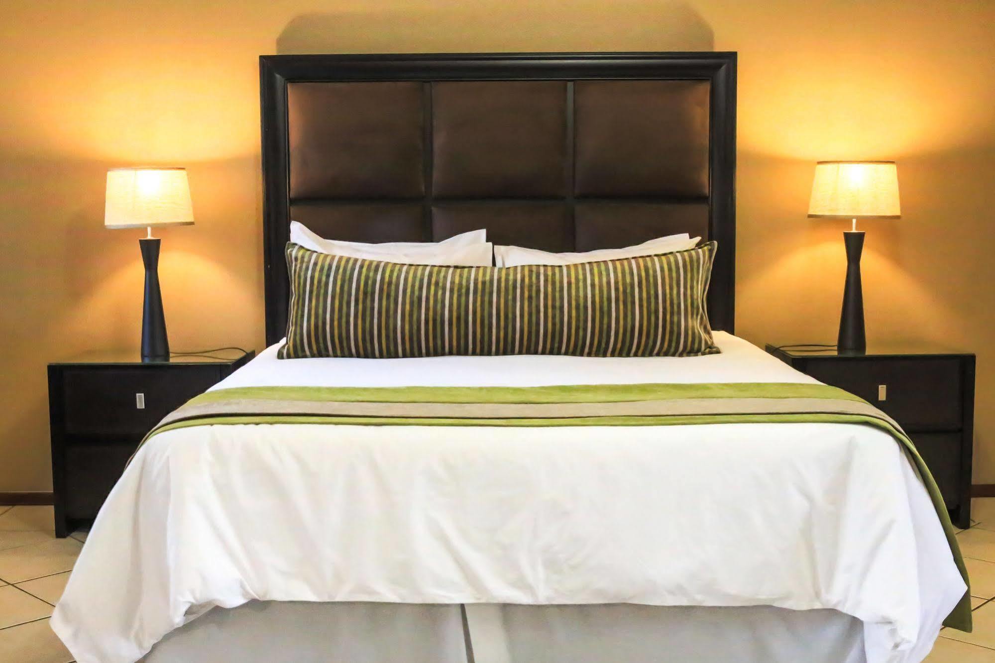 Westay Timessquare Apartments Sandton Extérieur photo