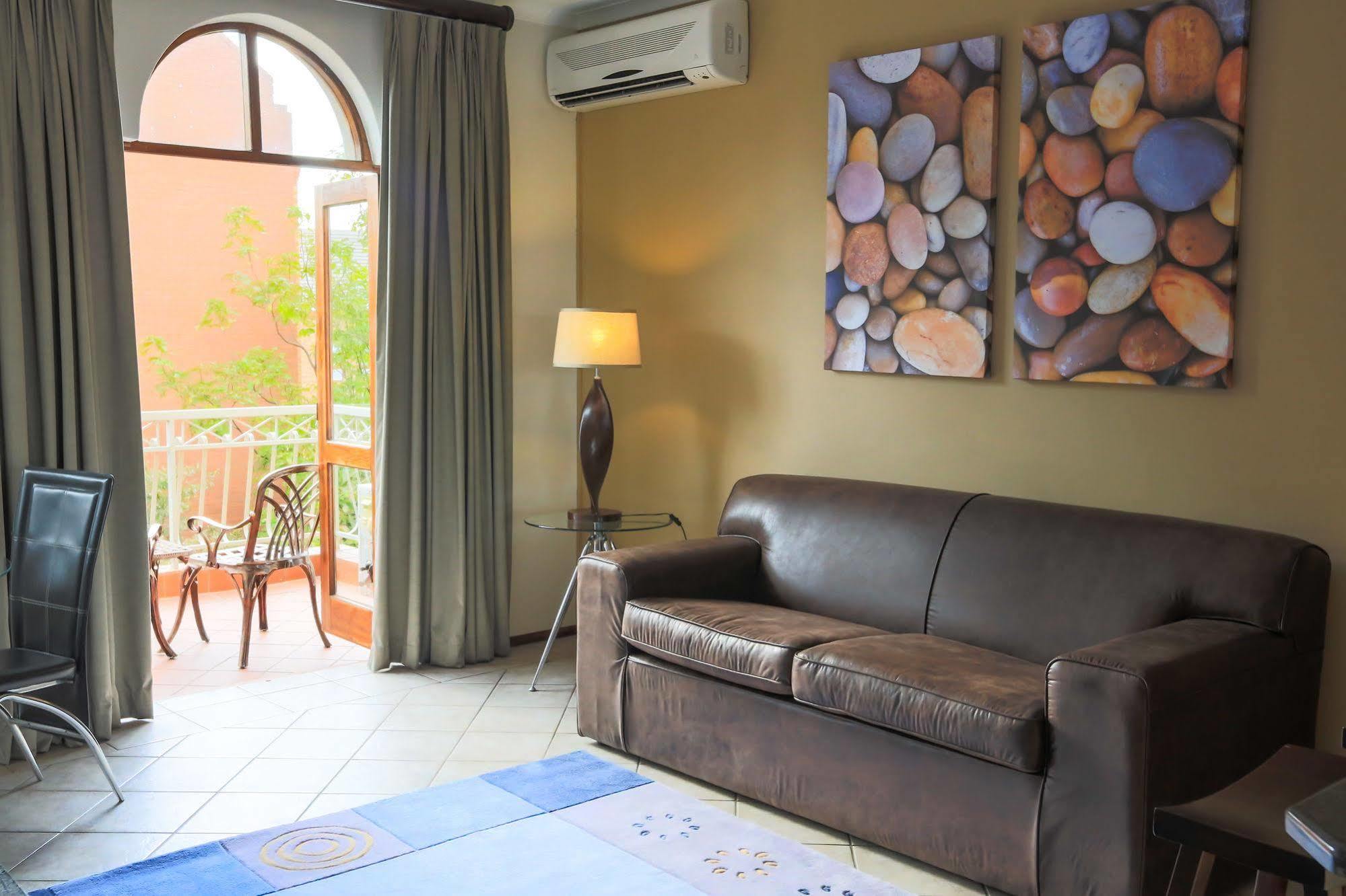 Westay Timessquare Apartments Sandton Extérieur photo
