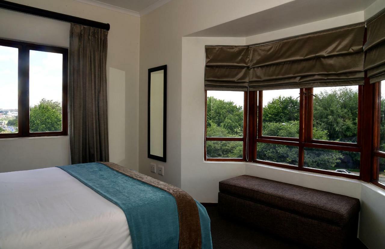 Westay Timessquare Apartments Sandton Extérieur photo